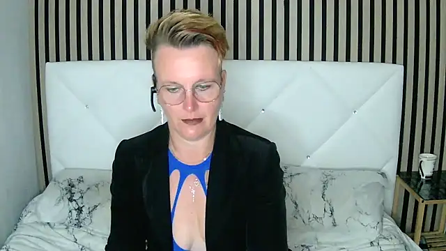 xxNoeliaxx online show from 01/16/25, 11:04