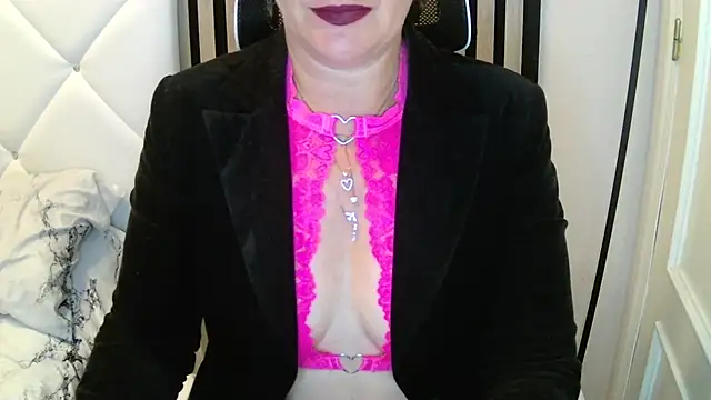 xxNoeliaxx online show from 12/16/25, 07:46