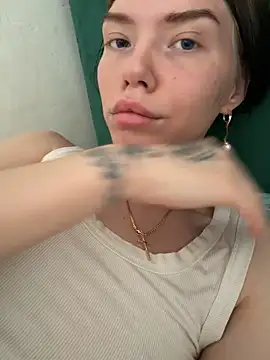 Lisaaa Alisa online show from 05/11/26, 12:00