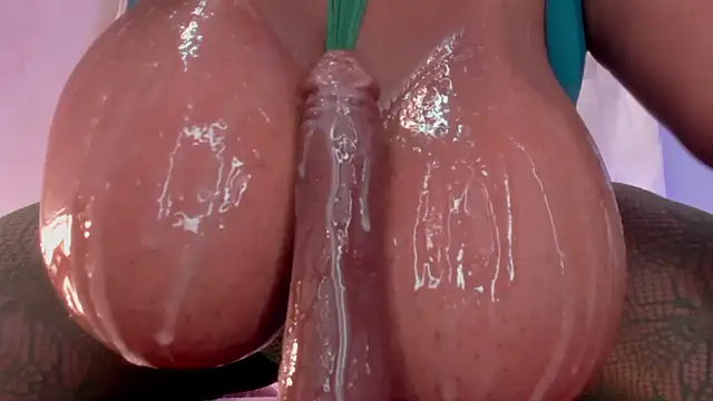 Snapshot of Sexyshantal_ chatting on 01/24/25, 01:45 Sexyshantal online show from 01/24/25, 01:45