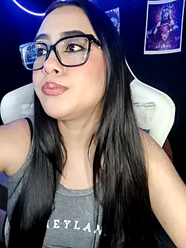 Janna mnt online show from 10/25/25, 04:31