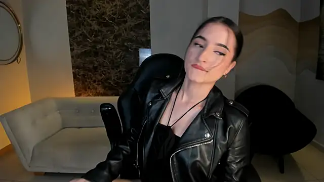 DominiqueVega online show from 12/19/24, 06:56