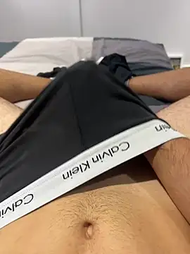 h0rnyguy001 online show from 09/29/25, 06:07