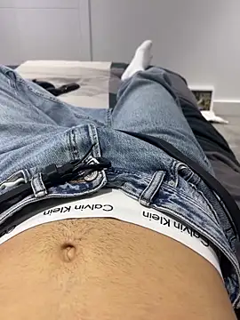 h0rnyguy001 online show from 10/02/25, 06:20