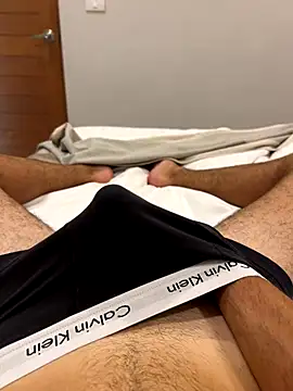 h0rnyguy001 online show from 01/08/26, 07:21