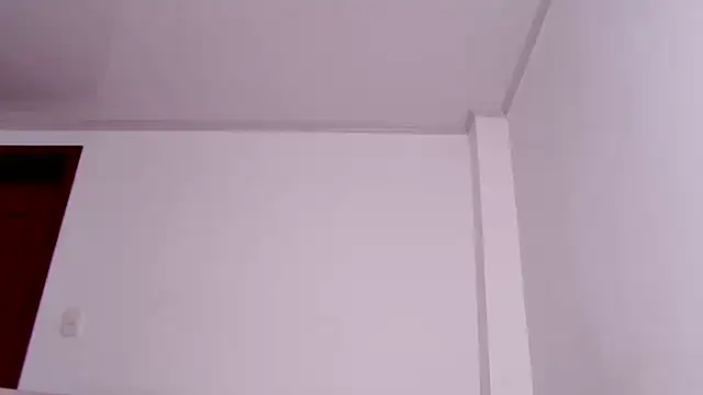 Snapshot of caarlywhitee chatting on 09/15/25, 08:20 caarlywhitee online show from 09/15/25, 08:20