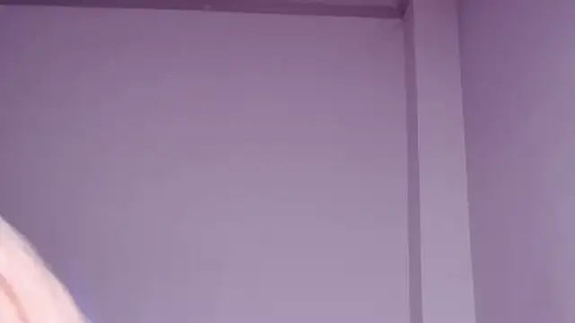 Snapshot of caarlywhitee chatting on 09/25/25, 12:03 caarlywhitee online show from 09/25/25, 12:03