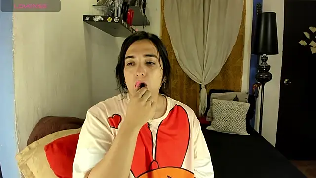 SARAMISHA online show from 10/24/25, 01:40