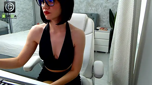 Ellysse  online show from 07/01/26, 08:27