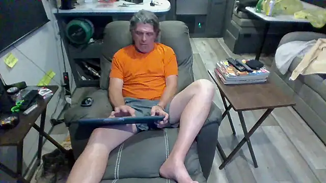 lateniter online show from 03/31/26, 03:52