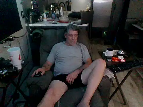 Snapshot of lateniter chatting on 06/15/26, 06:10 lateniter online show from 06/15/26, 06:10
