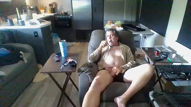 Snapshot of lateniter chatting on 07/14/26, 05:29 lateniter online show from 07/14/26, 05:29