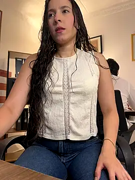 LittleDoll    online show from 10/03/25, 10:18