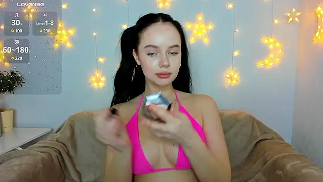 Snapshot of Lori__Hell chatting on 12/08/24, 02:18 Lori Hell online show from 12/08/24, 02:18