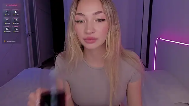 Snapshot of bailey_kat chatting on 11/28/25, 06:32 bailey kat online show from 11/28/25, 06:32