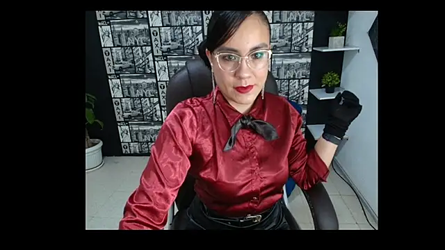 Agata-Moon online show from 10/19/25, 02:18