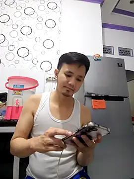 Snapshot of andi888999 chatting on 11/15/25, 05:20 andi888999 online show from 11/15/25, 05:20