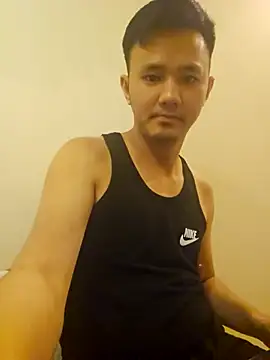 Snapshot of andi888999 chatting on 11/28/25, 03:04 andi888999 online show from 11/28/25, 03:04