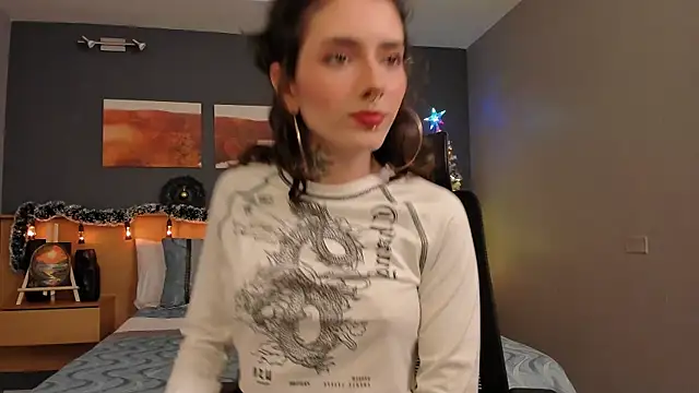 Snapshot of LiliJones_ chatting on 12/04/24, 04:38 LiliJones online show from 12/04/24, 04:38