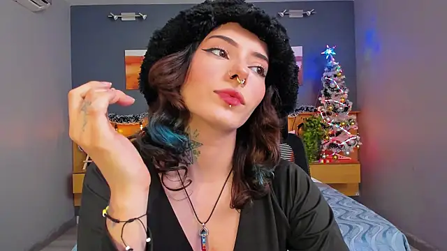 Snapshot of LiliJones_ chatting on 12/07/24, 04:47 LiliJones online show from 12/07/24, 04:47