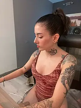 Snapshot of LiliJones_ chatting on 12/14/24, 01:49 LiliJones online show from 12/14/24, 01:49