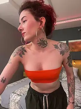 Snapshot of LiliJones_ chatting on 01/18/25, 04:42 LiliJones online show from 01/18/25, 04:42