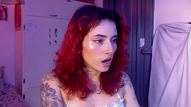 Snapshot of LiliJones_ chatting on 02/10/25, 06:03 LiliJones online show from 02/10/25, 06:03