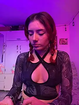 Snapshot of LiliJones_ chatting on 03/13/25, 08:43 LiliJones online show from 03/13/25, 08:43