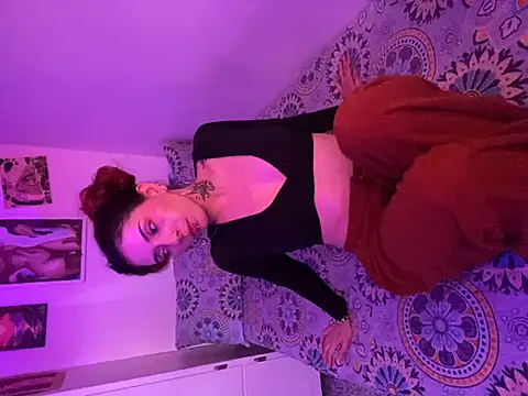 Snapshot of LiliJones_ chatting on 03/15/25, 10:22 LiliJones online show from 03/15/25, 10:22