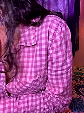 Snapshot of LiliJones_ chatting on 11/20/25, 04:07 LiliJones online show from 11/20/25, 04:07