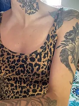 Snapshot of LiliJones_ chatting on 11/21/25, 01:32 LiliJones online show from 11/21/25, 01:32