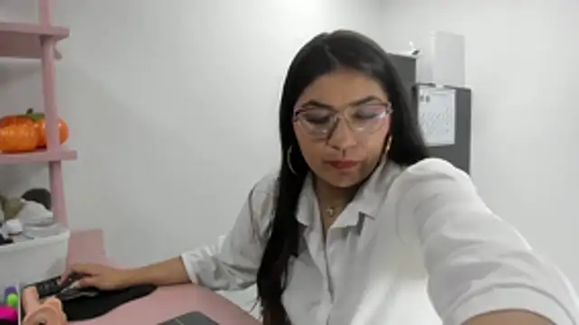 Luna Dumont online show from 10/13/25, 11:10