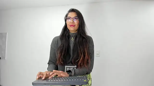 Luna Dumont online show from 07/11/26, 11:24