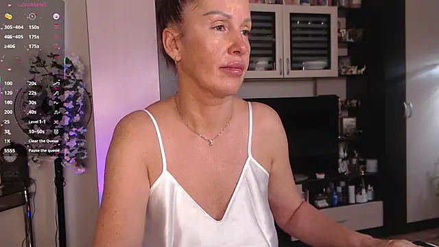 SheilaRyan online show from 11/11/25, 05:07