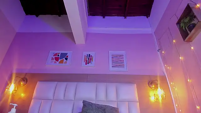 Snapshot of Dollar-girl chatting on 01/24/25, 01:56 Dollar-girl online show from 01/24/25, 01:56