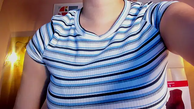 Snapshot of Dollar-girl chatting on 01/30/25, 11:55 Dollar-girl online show from 01/30/25, 11:55