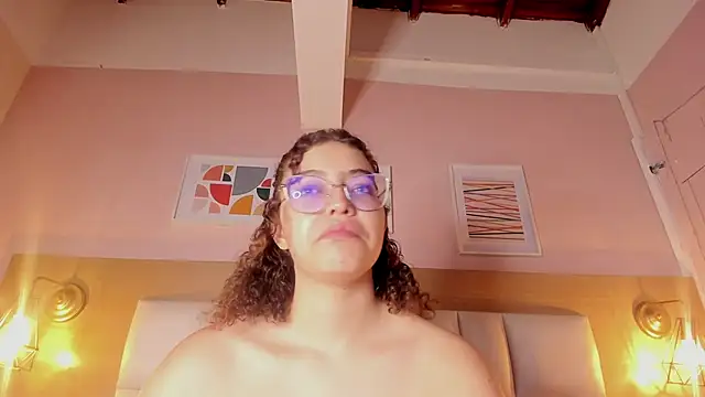 Snapshot of Dollar-girl chatting on 01/31/25, 03:00 Dollar-girl online show from 01/31/25, 03:00