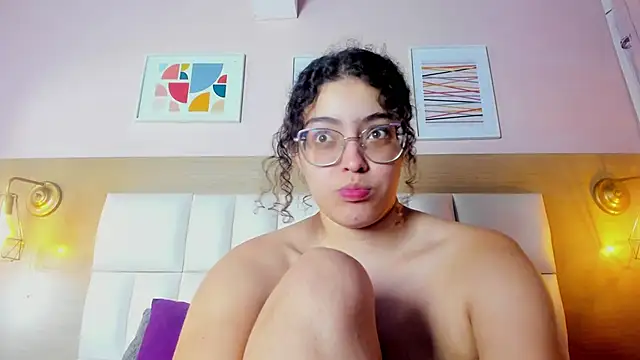 Snapshot of Dollar-girl chatting on 02/15/25, 04:58 Dollar-girl online show from 02/15/25, 04:58