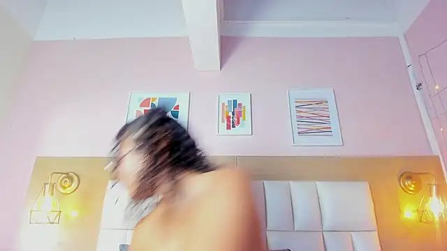 Snapshot of Dollar-girl chatting on 03/10/25, 07:40 Dollar-girl online show from 03/10/25, 07:40