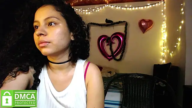 Snapshot of Mr_MrsCurie chatting on 12/06/24, 04:03 Mr MrsCurie online show from 12/06/24, 04:03