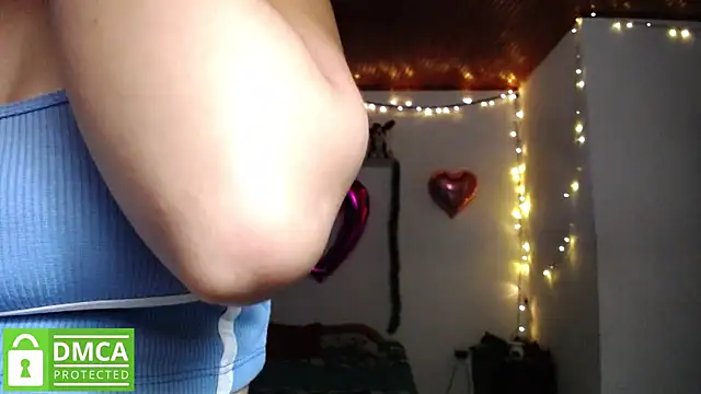 Snapshot of Mr_MrsCurie chatting on 12/13/24, 09:41 Mr MrsCurie online show from 12/13/24, 09:41