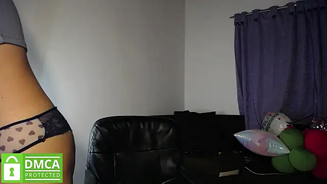 Snapshot of Mr_MrsCurie chatting on 11/11/25, 12:21 Mr MrsCurie online show from 11/11/25, 12:21