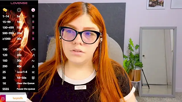 Snapshot of lucie_nicolls chatting on 12/23/24, 06:58 lucie nicolls online show from 12/23/24, 06:58