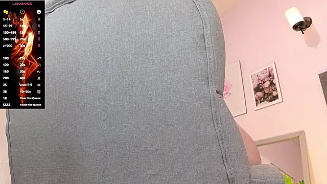 Snapshot of lucie_nicolls chatting on 01/08/25, 10:48 lucie nicolls online show from 01/08/25, 10:48