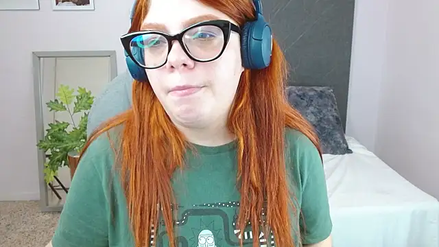 Snapshot of lucie_nicolls chatting on 01/10/25, 11:08 lucie nicolls online show from 01/10/25, 11:08