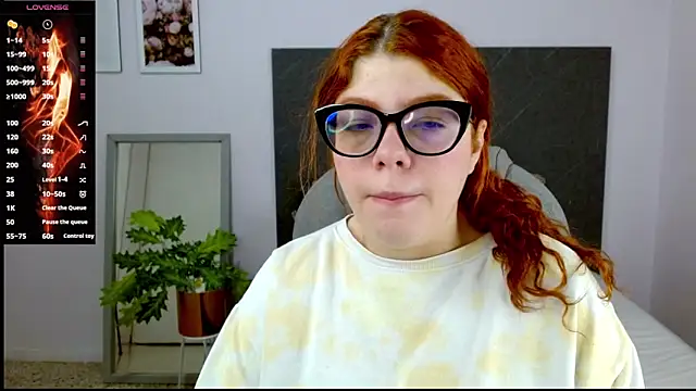 Snapshot of lucie_nicolls chatting on 01/20/25, 07:57 lucie nicolls online show from 01/20/25, 07:57