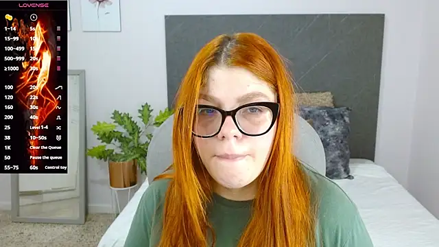 Snapshot of lucie_nicolls chatting on 01/30/25, 07:48 lucie nicolls online show from 01/30/25, 07:48