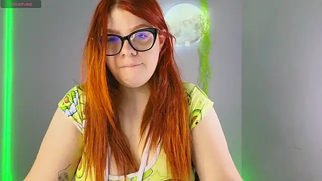 Snapshot of lucie_nicolls chatting on 02/10/25, 07:38 lucie nicolls online show from 02/10/25, 07:38