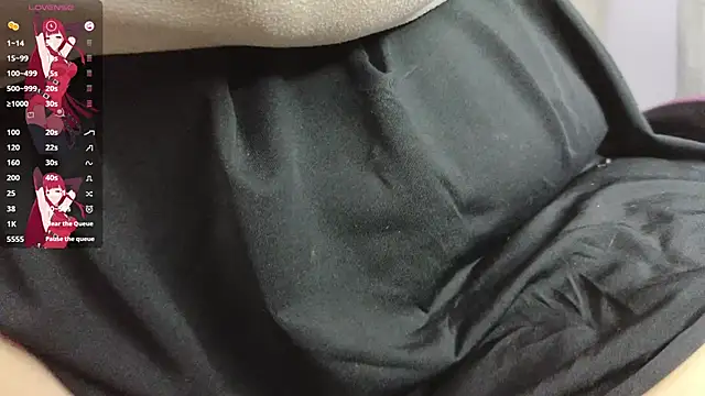 Snapshot of lucie_nicolls chatting on 02/24/25, 06:27 lucie nicolls online show from 02/24/25, 06:27