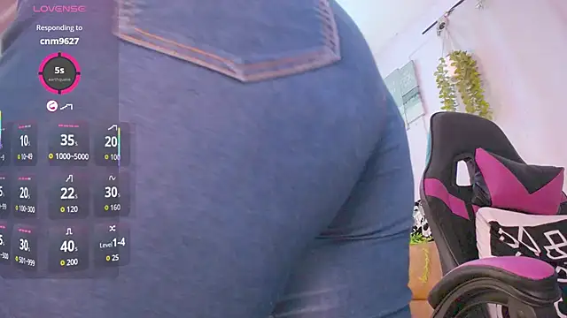 Snapshot of lucie_nicolls chatting on 09/13/25, 03:17 lucie nicolls online show from 09/13/25, 03:17